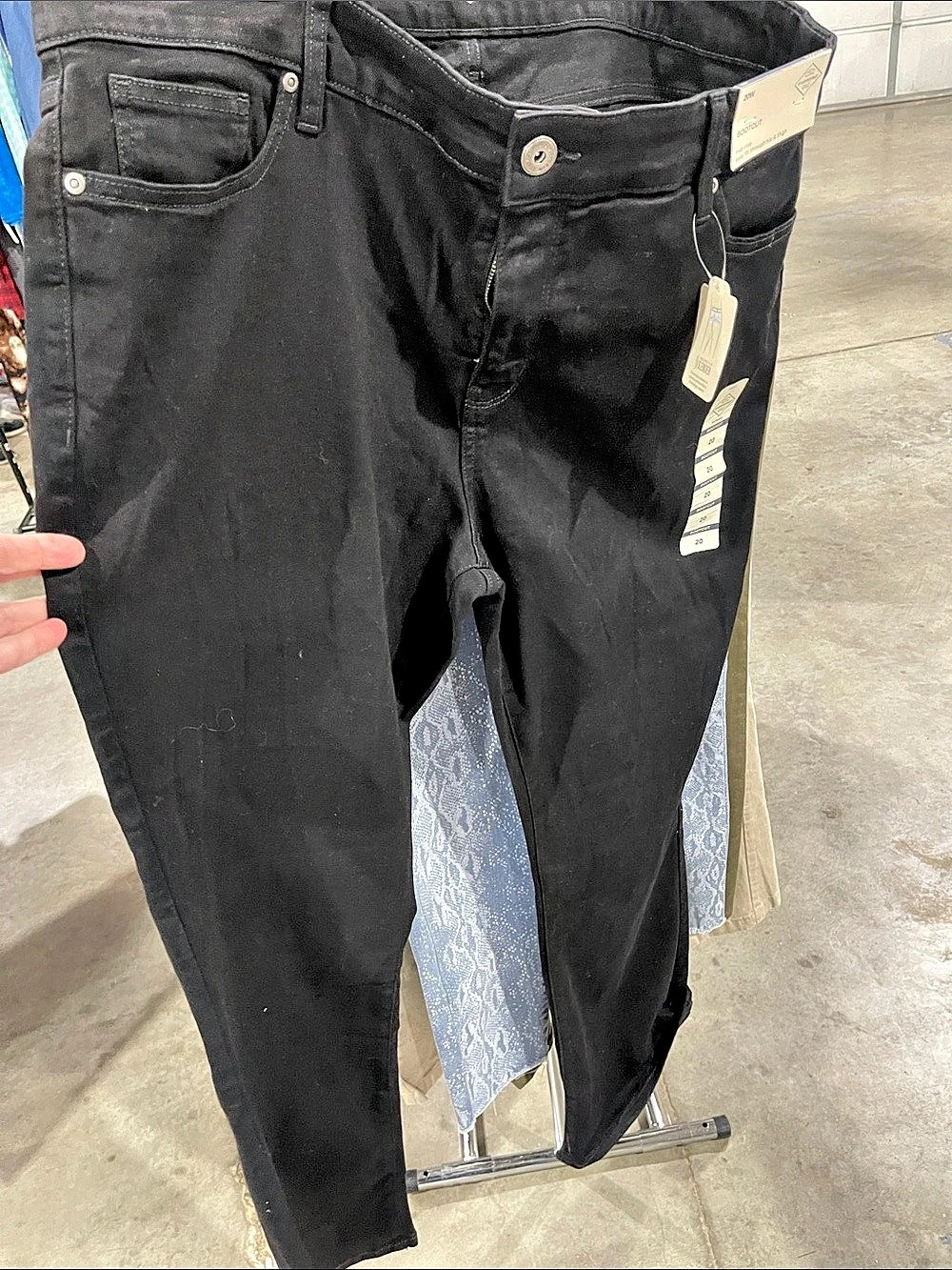 St. John's Bay Mid-Rise Bootcut Jeans Black with tummy control fabric. NWT